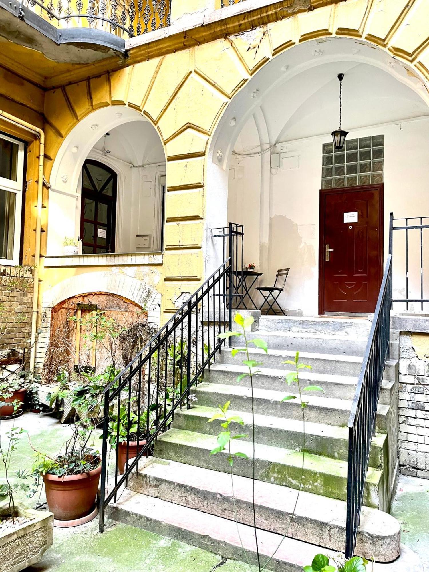 Small Cosy Apartment Near The Famous Westend City Center บูดาเปสต์ ภายนอก รูปภาพ