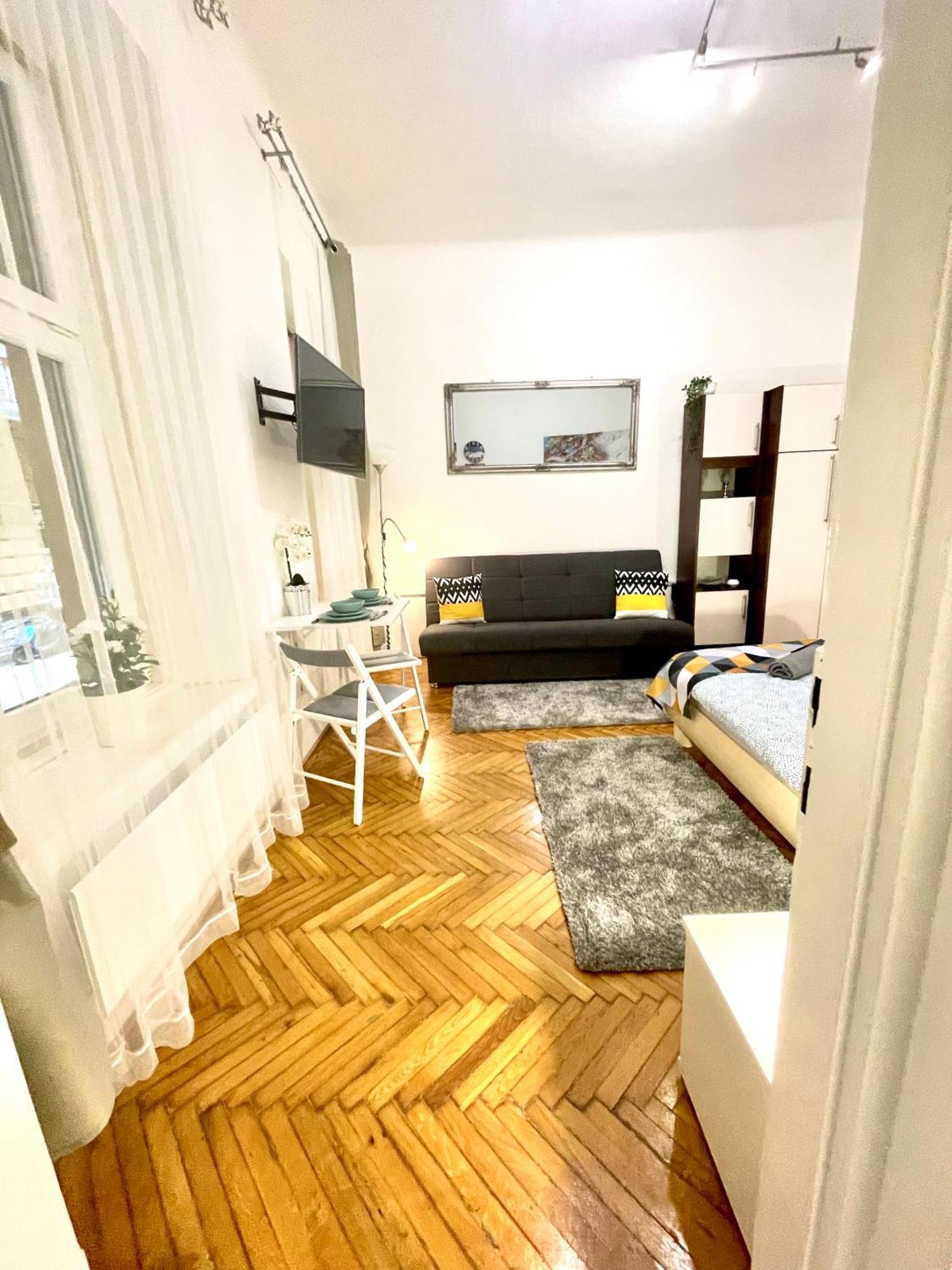Small Cosy Apartment Near The Famous Westend City Center บูดาเปสต์ ภายนอก รูปภาพ