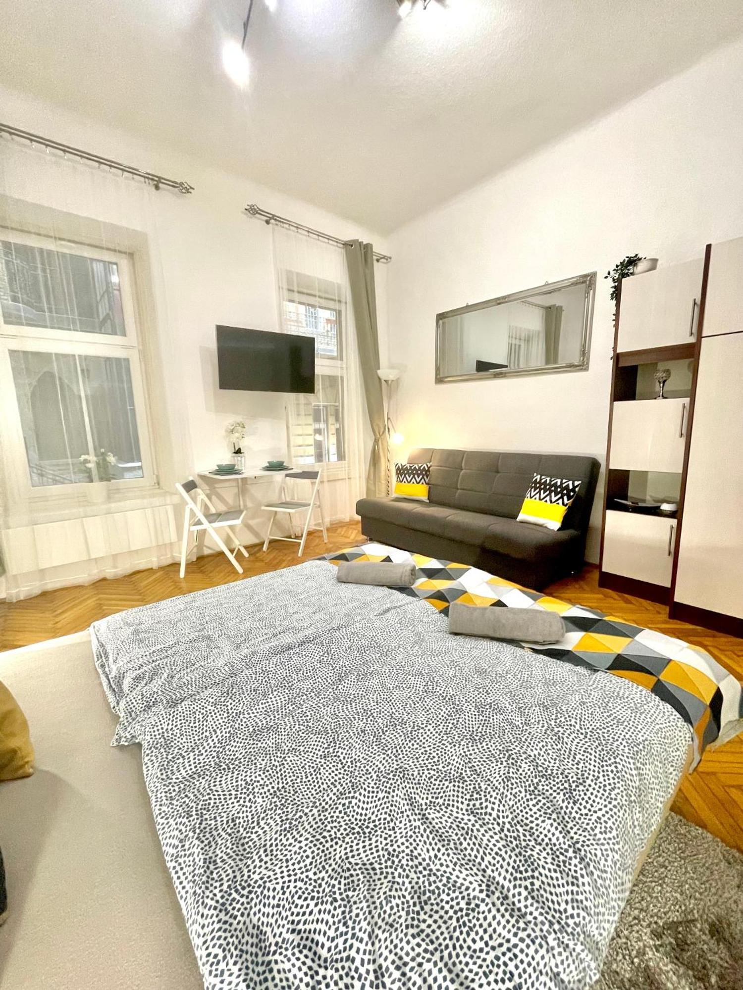 Small Cosy Apartment Near The Famous Westend City Center บูดาเปสต์ ภายนอก รูปภาพ
