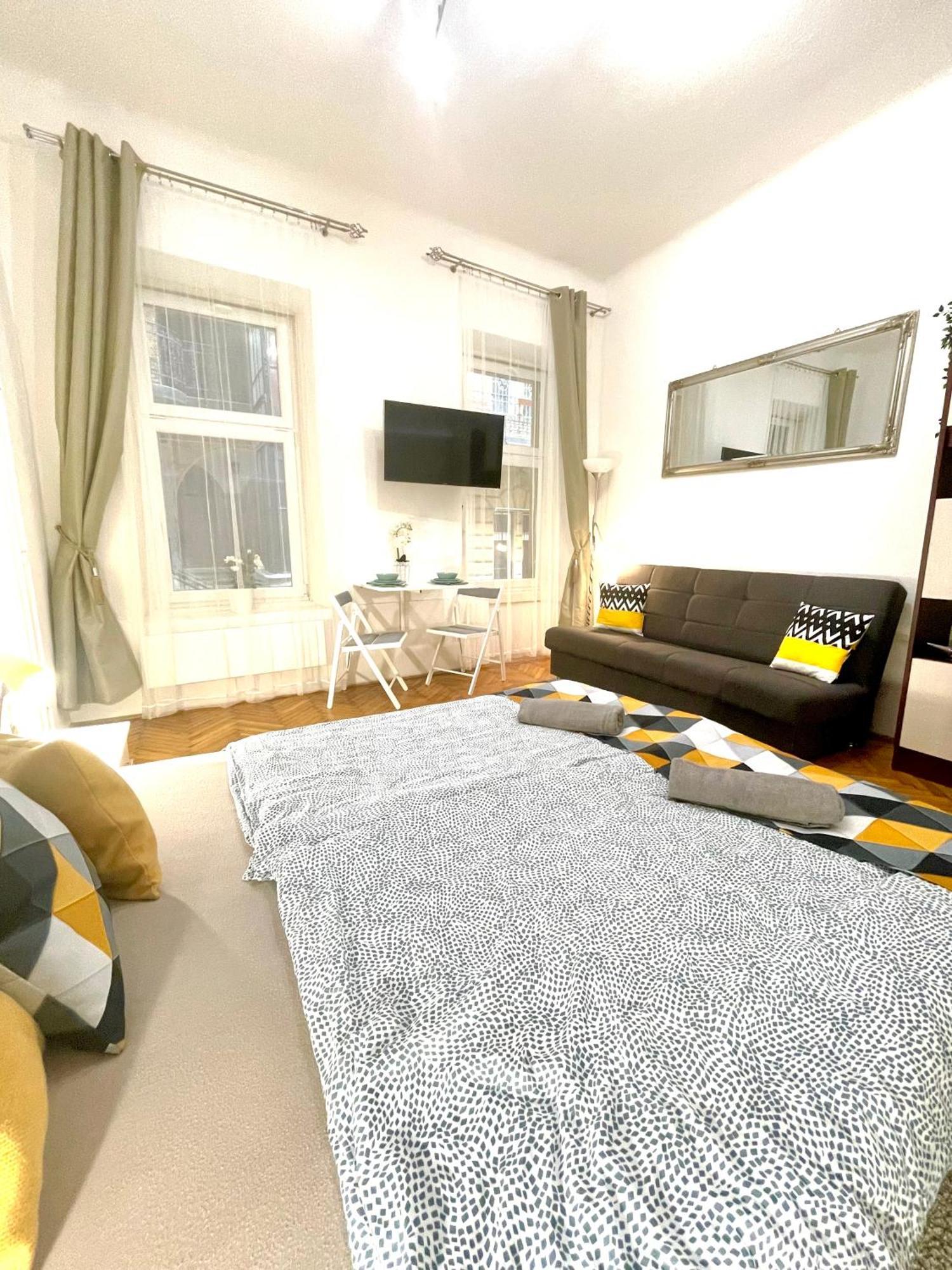 Small Cosy Apartment Near The Famous Westend City Center บูดาเปสต์ ภายนอก รูปภาพ