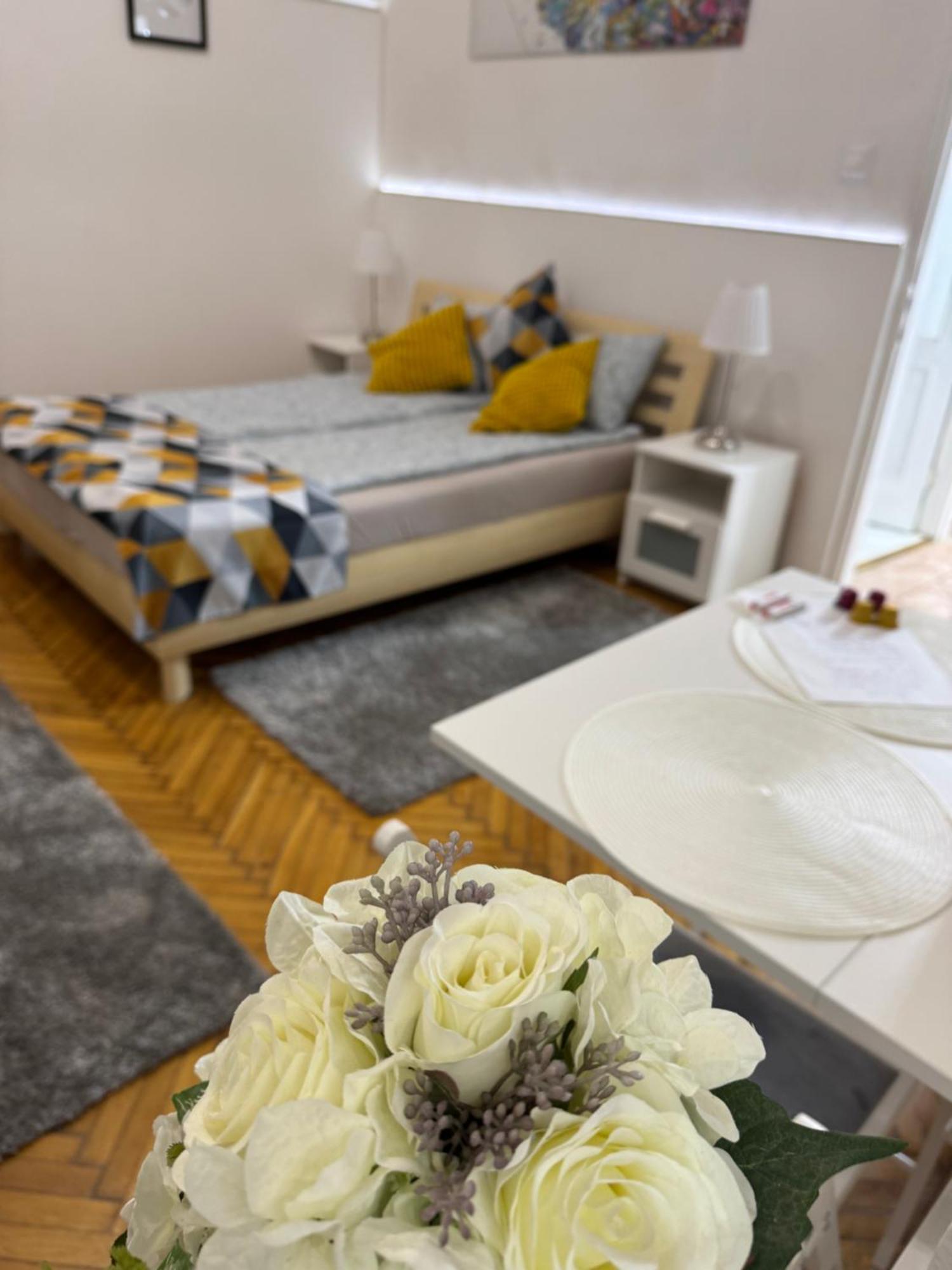 Small Cosy Apartment Near The Famous Westend City Center บูดาเปสต์ ภายนอก รูปภาพ