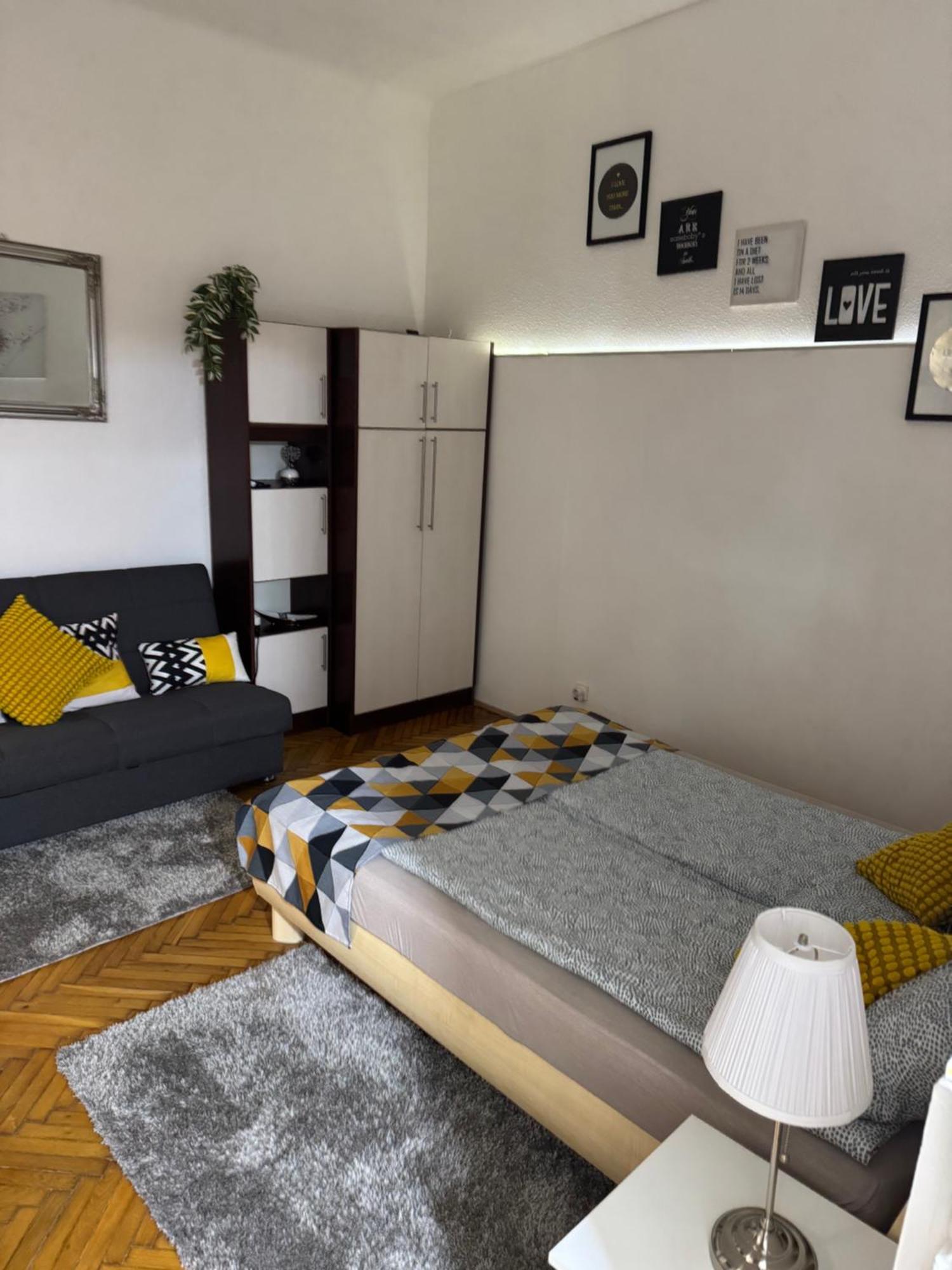 Small Cosy Apartment Near The Famous Westend City Center บูดาเปสต์ ภายนอก รูปภาพ